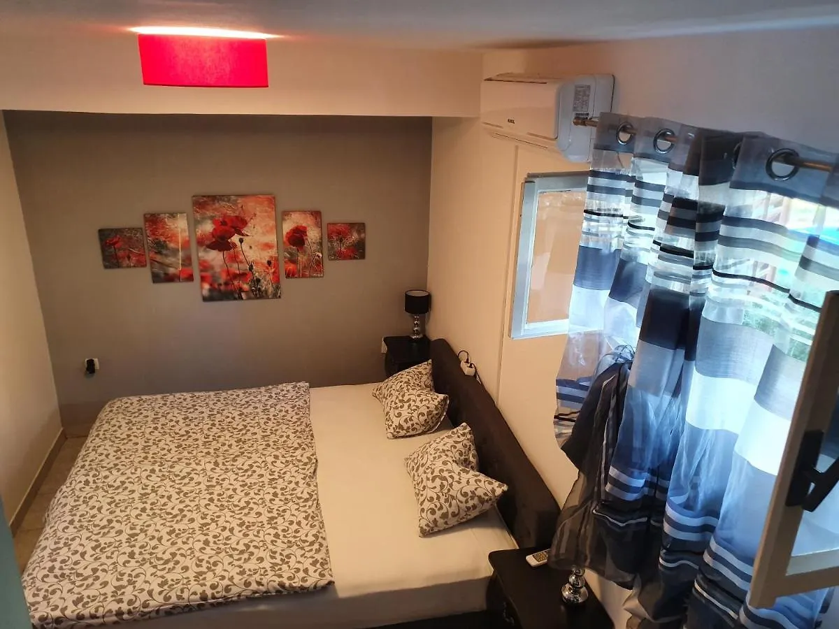 Apartments Marusic - Kristijan Lopar