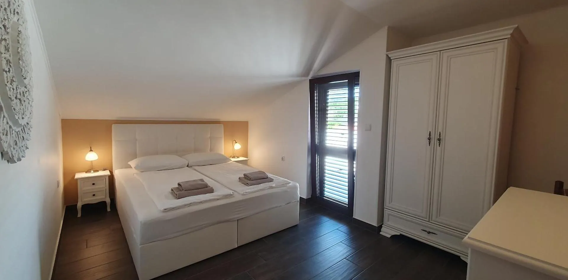 Apartments Marusic - Kristijan Lopar