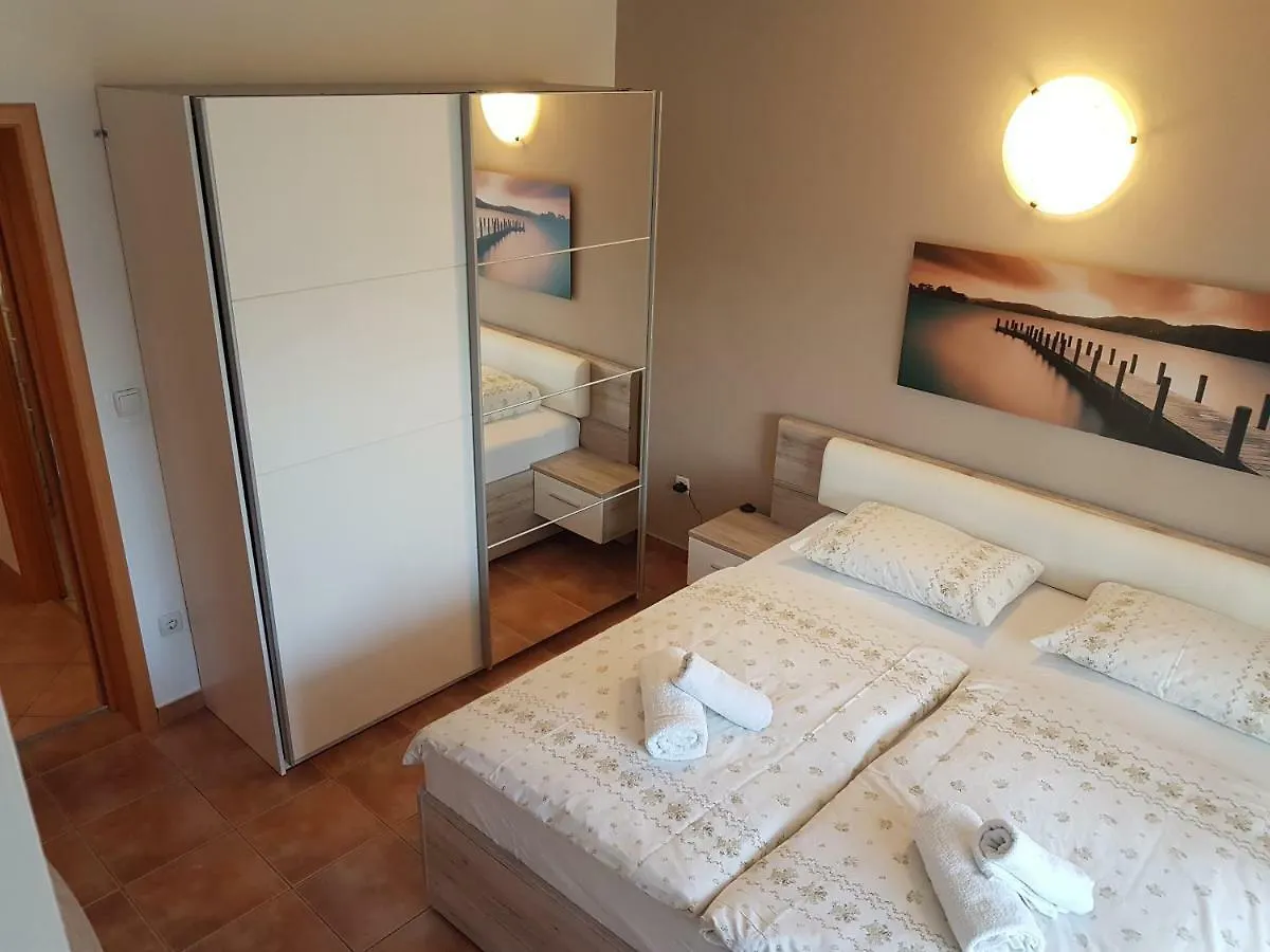 Apartments Marusic - Kristijan Lopar